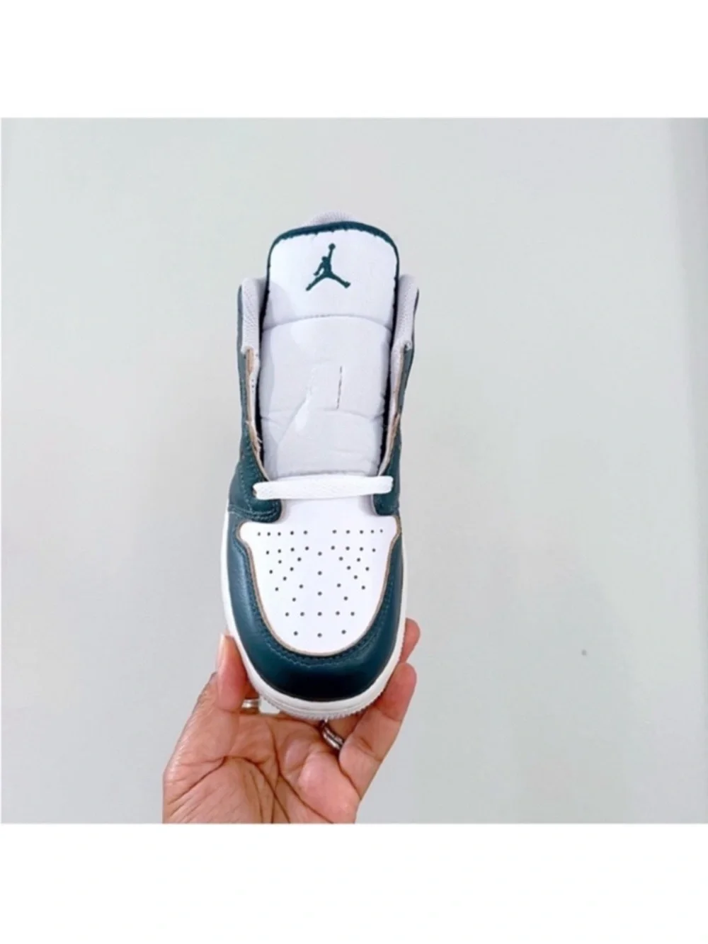Nike Air Jordan 1 Low Oxidized Green Special Edition Sneakers   6.5Y/ 8 Women